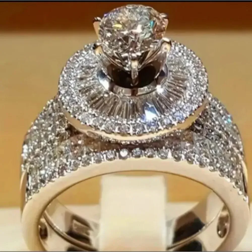 Luxury diamond Wedding ring set sz 10